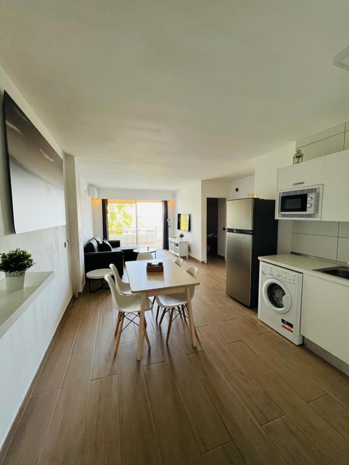 Bright Apartment In Puerto Alcudia Port de Alcudia  Exteriör bild